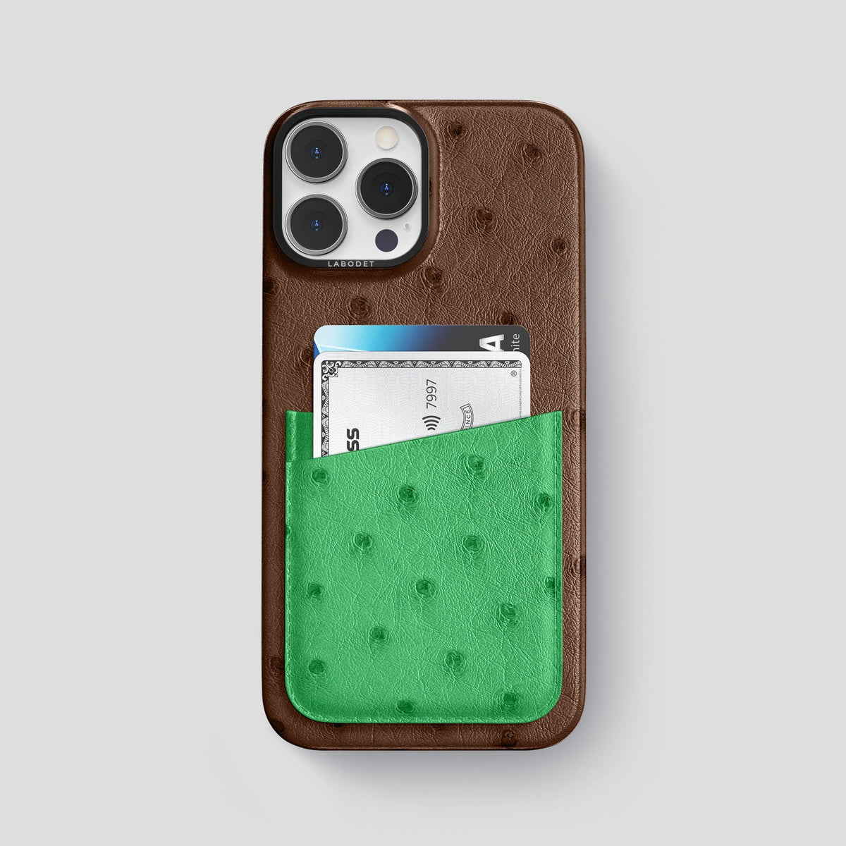 Chocolate-Kentucky-Green iPhone 15 Pro Max Card Case Colore Ostrich with Black Metal -1 | Chocolate-Kentucky-Green-Black