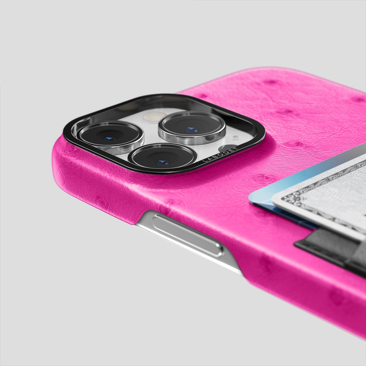 Fuchsia-Black iPhone 15 Pro Card Case Colore Ostrich with Black Metal -5 | Fuchsia-Black-Black