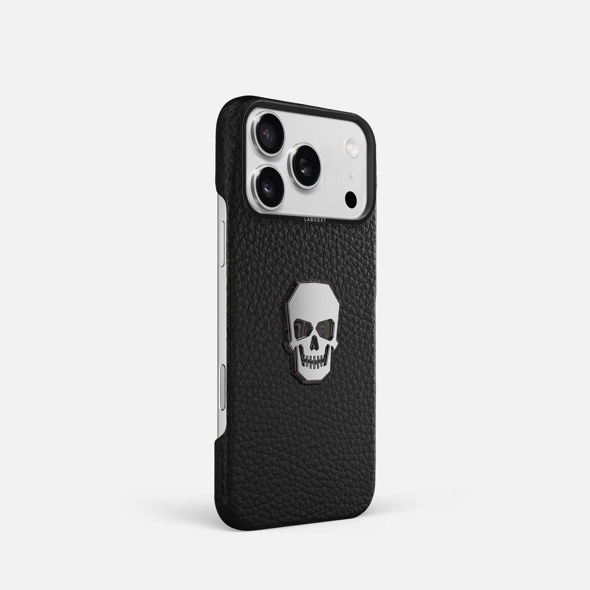 Classic Case With Titanium Skull For iPhone 18 Pro In Calf -2 | Black-Black