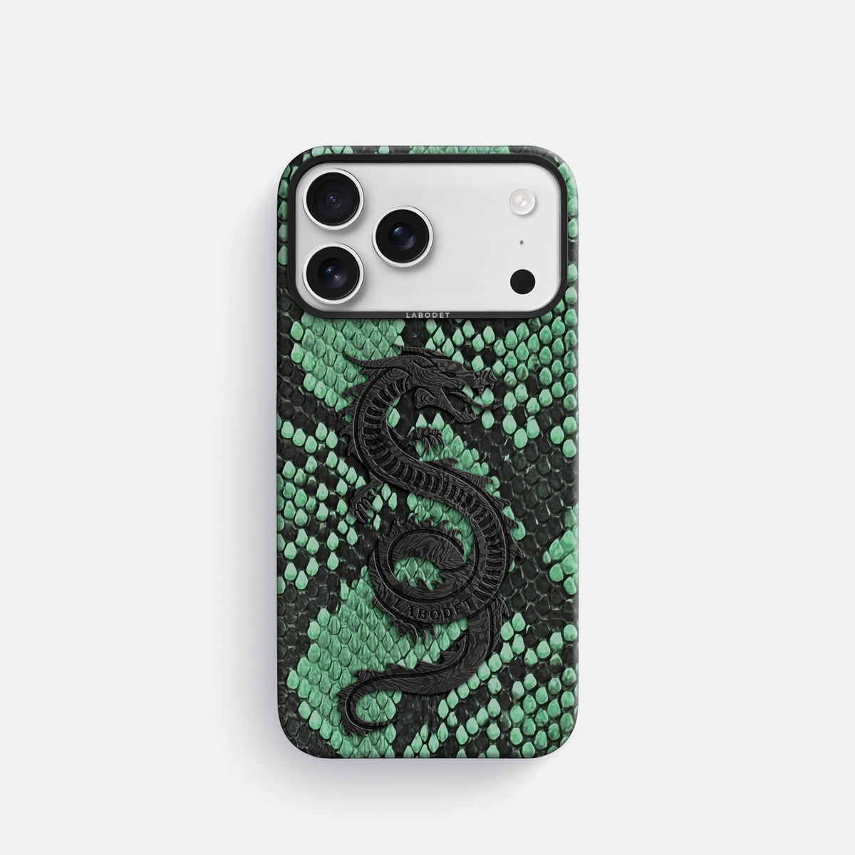 Classic Case With Carbon Dragon For iPhone 18 Pro In Deluxe Python -1 | Forest-Green-Black