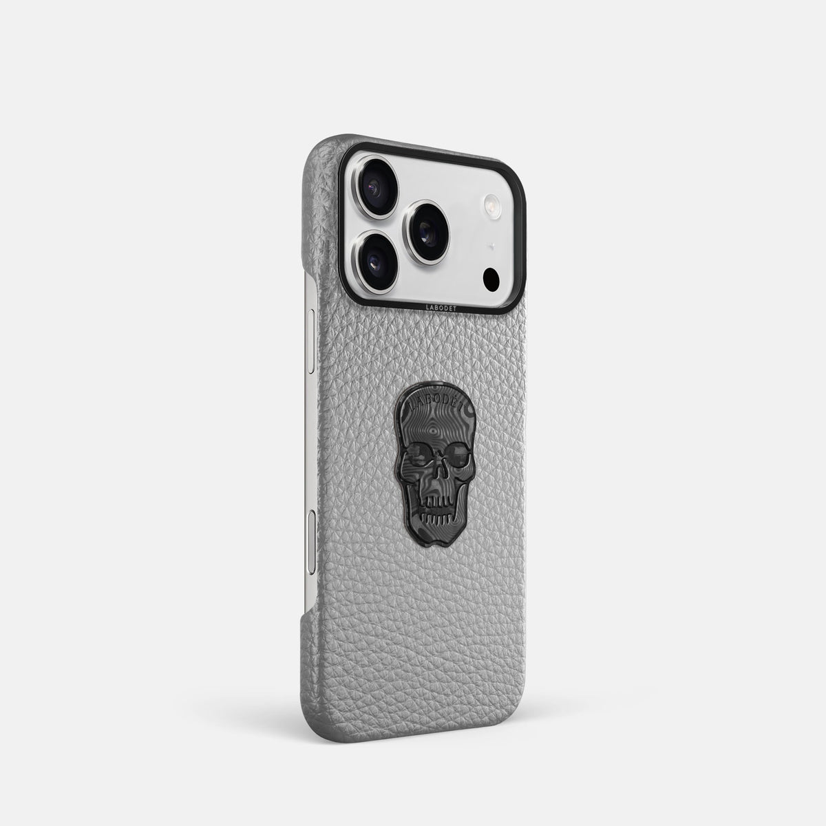 Classic Case With Carbon Skull For iPhone 18 Pro In Calf -2 | Nuage-Black