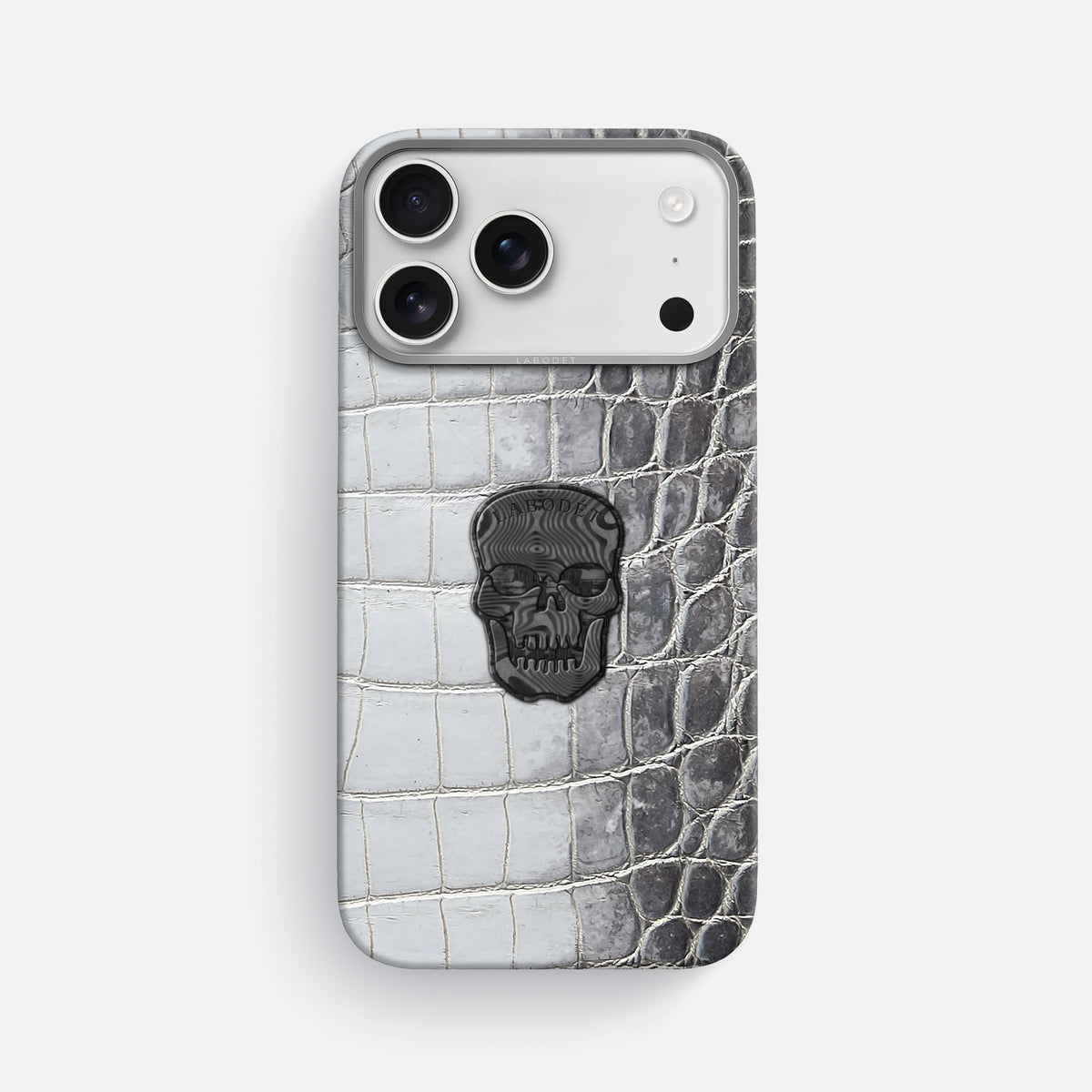 Classic Case With Carbon Skull For iPhone 17 Pro Max In Himalayan Crocodile -1 | Silver-Steel