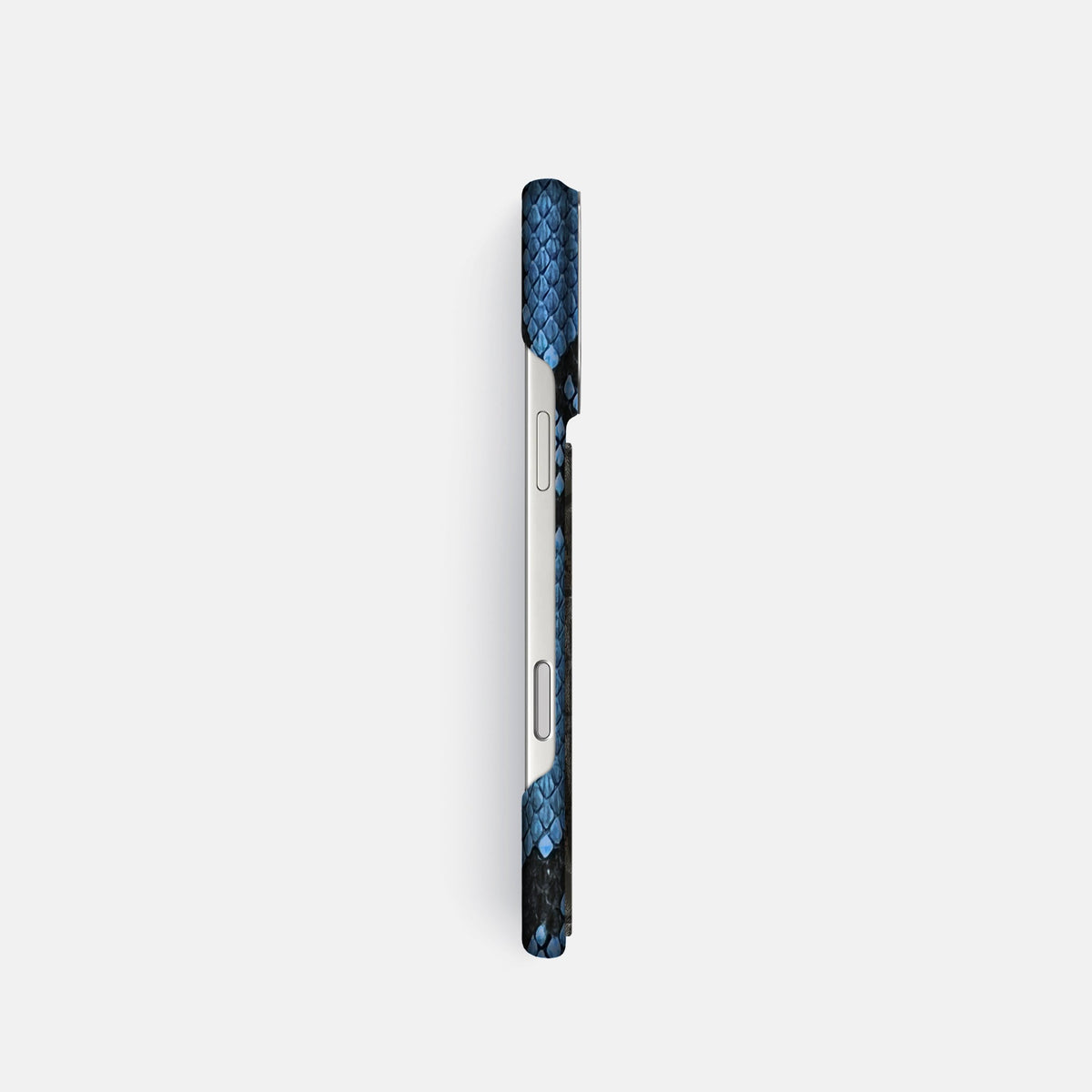Classic Case With Carbon Dragon For iPhone 18 Pro In Deluxe Python -3 | Blue-Jeans-Steel