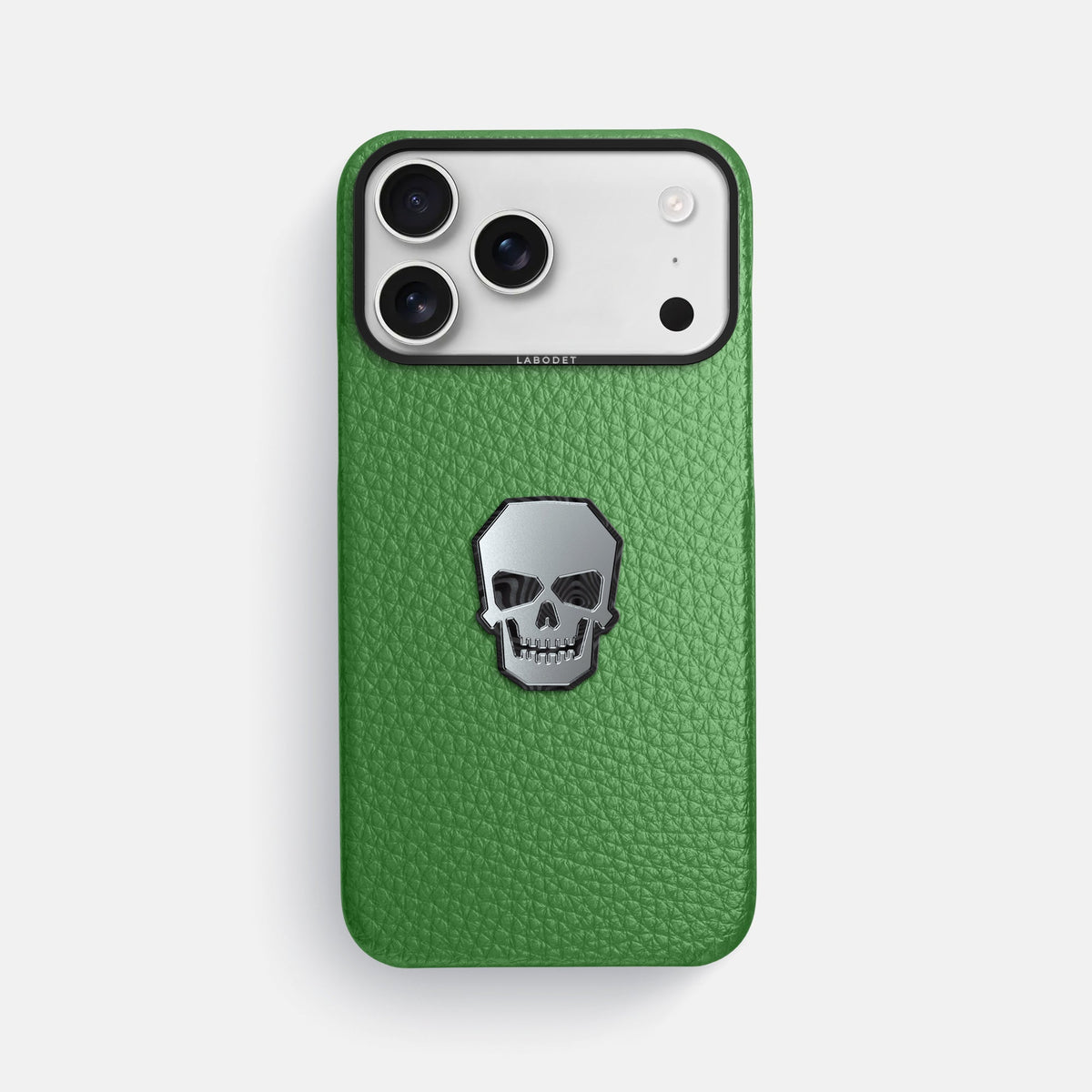 Classic Case With Titanium Skull For iPhone 18 Pro Max In Calf -1 | Herb-Black