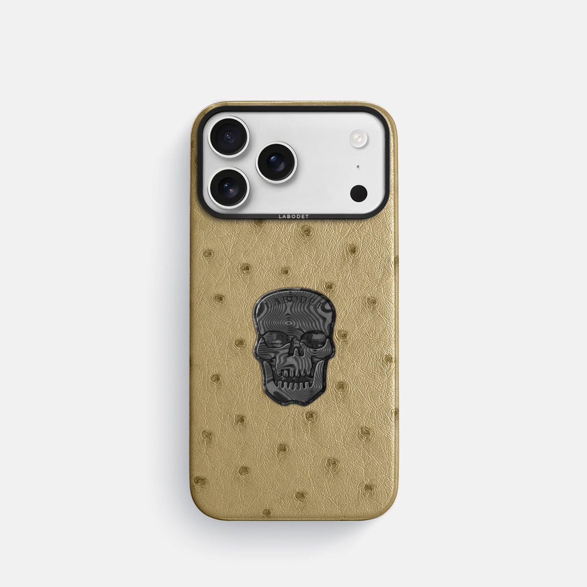 Classic Case With Carbon Skull For iPhone 18 Pro In Ostrich -1 | Desert-Sand-Black