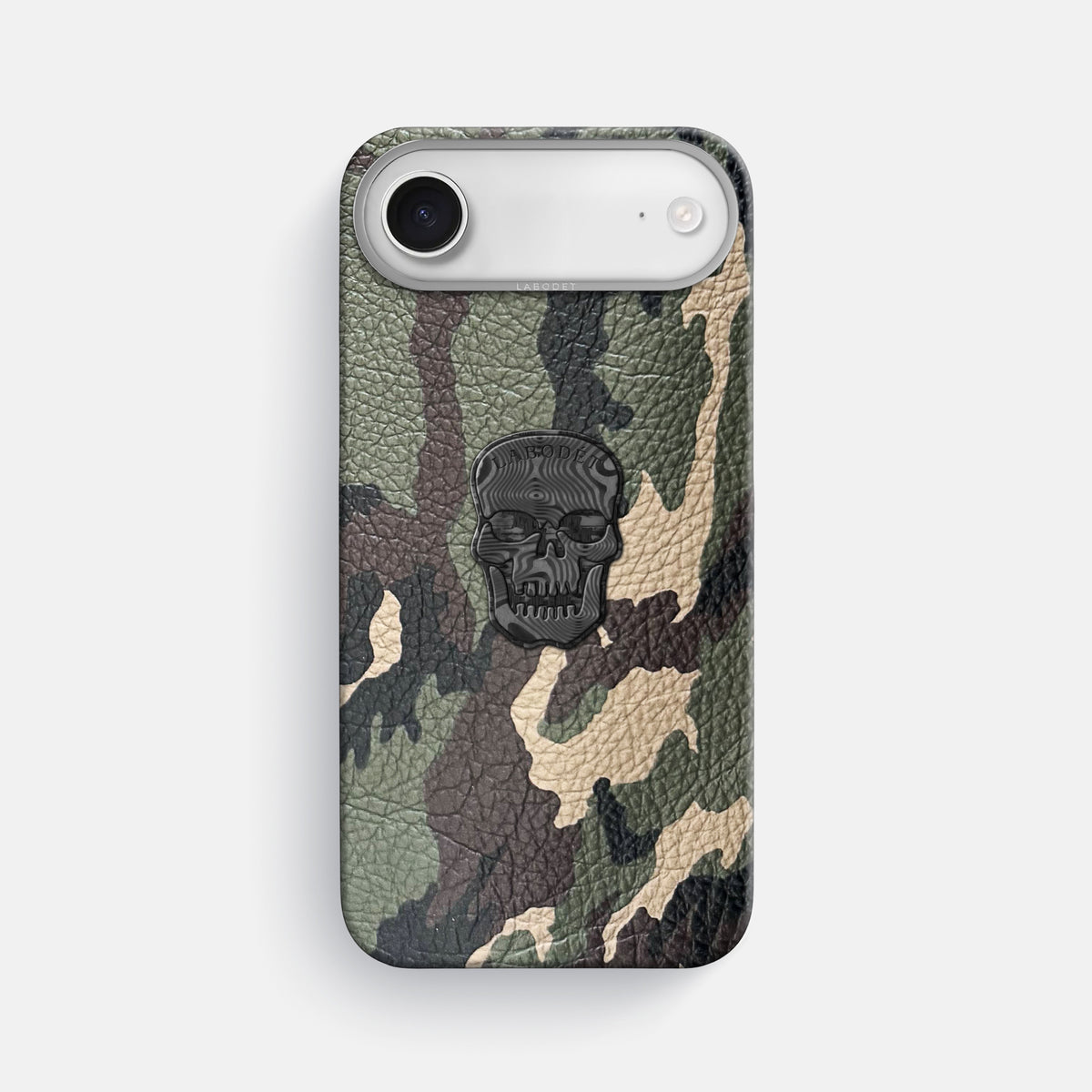 Classic Case With Carbon Skull For iPhone 17 Air In Calf -1 | Camouflage-Steel