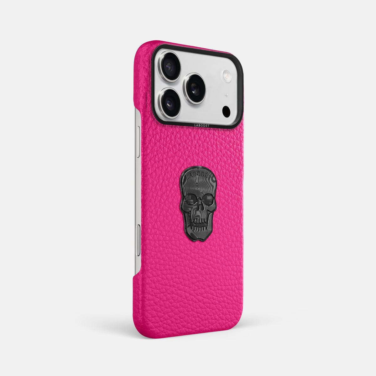 Classic Case With Carbon Skull For iPhone 17 Pro Max In Calf -2 | Magenta-Black