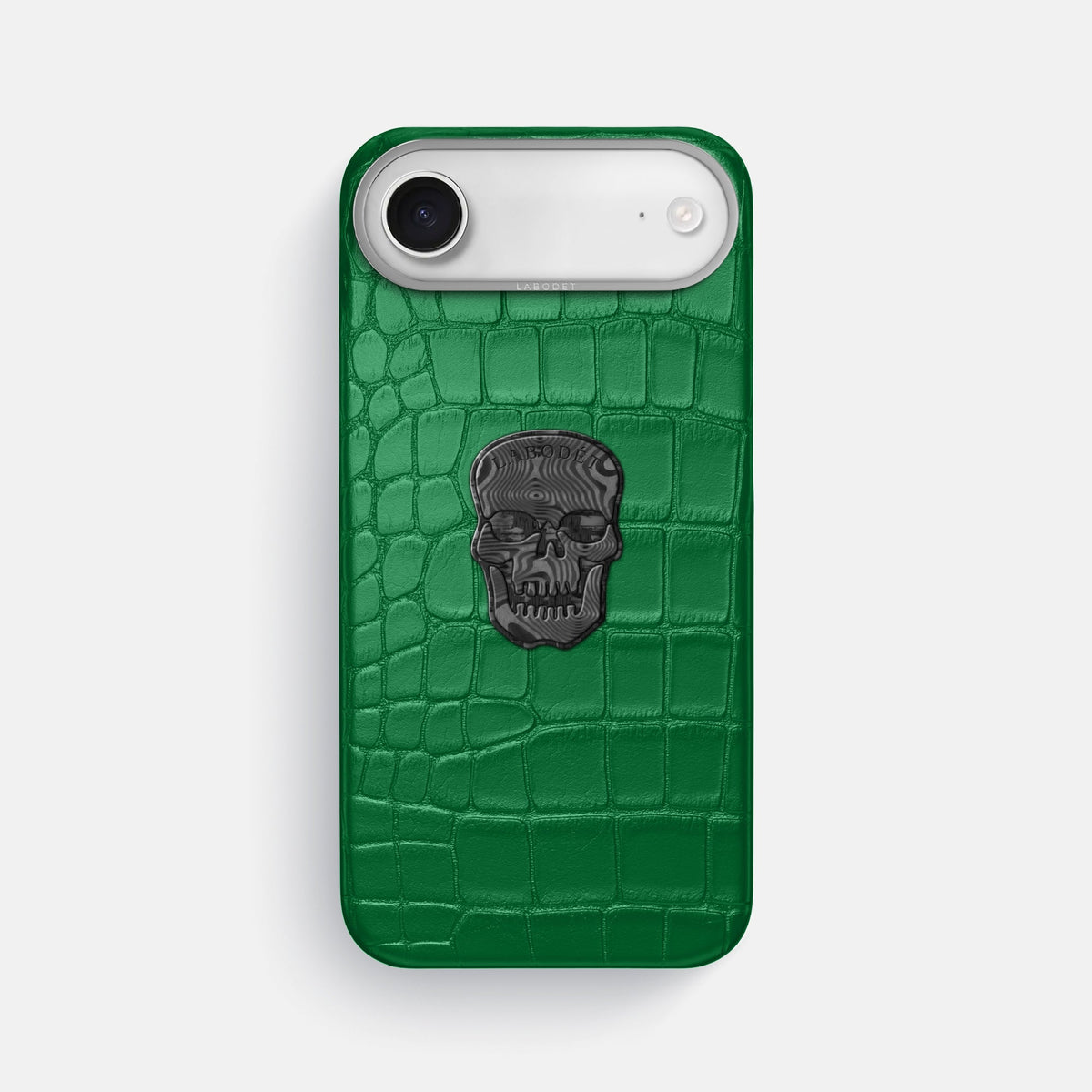 Classic Case With Carbon Skull For iPhone 17 Air In Alligator