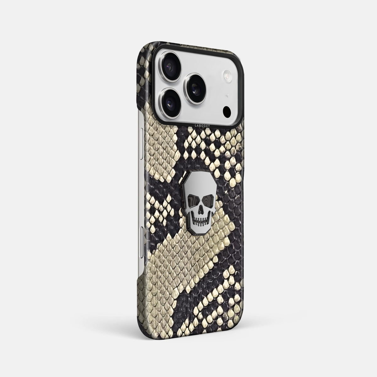 Classic Case With Titanium Skull For iPhone 18 Pro Max In Deluxe Python -2 | Savannah-Black