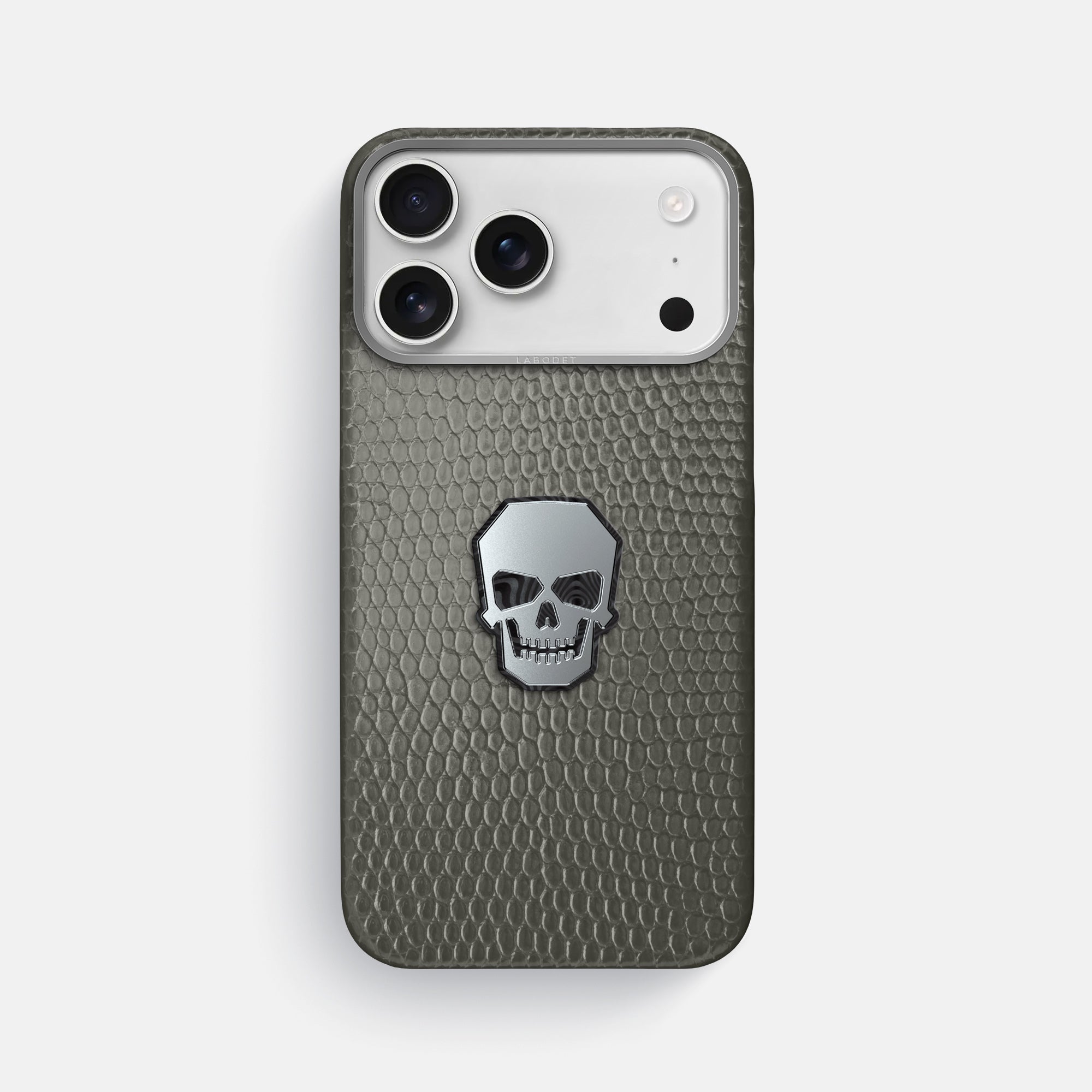 Classic Case With Titanium Skull For iPhone 17 Pro Max In Lizard