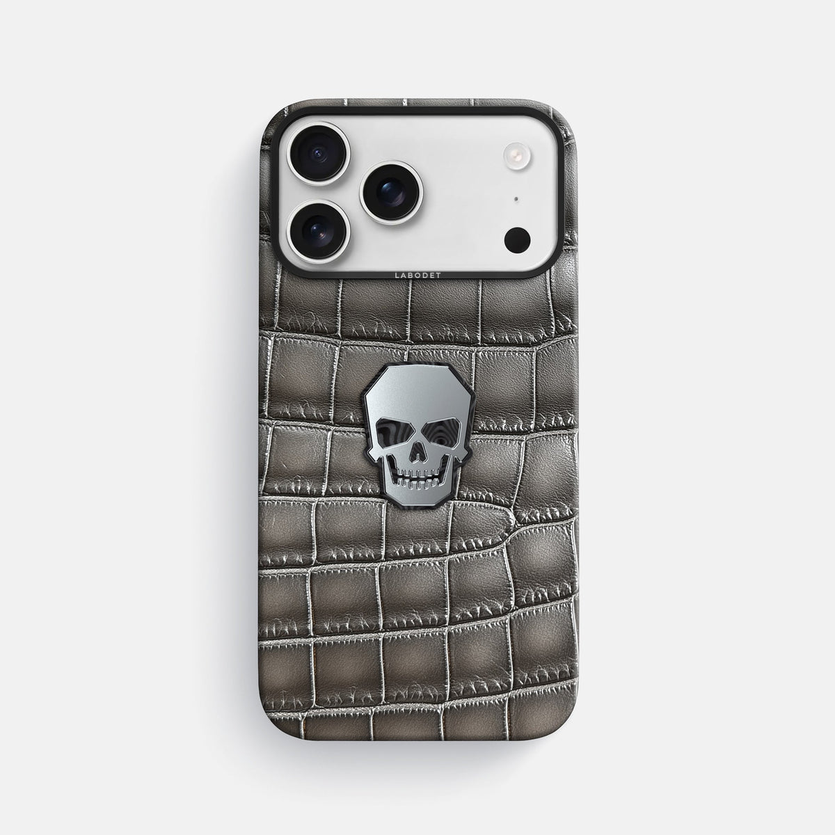 Classic Case With Titanium Skull For iPhone 18 Pro Max In Patina Alligator -1 | Grey-Black