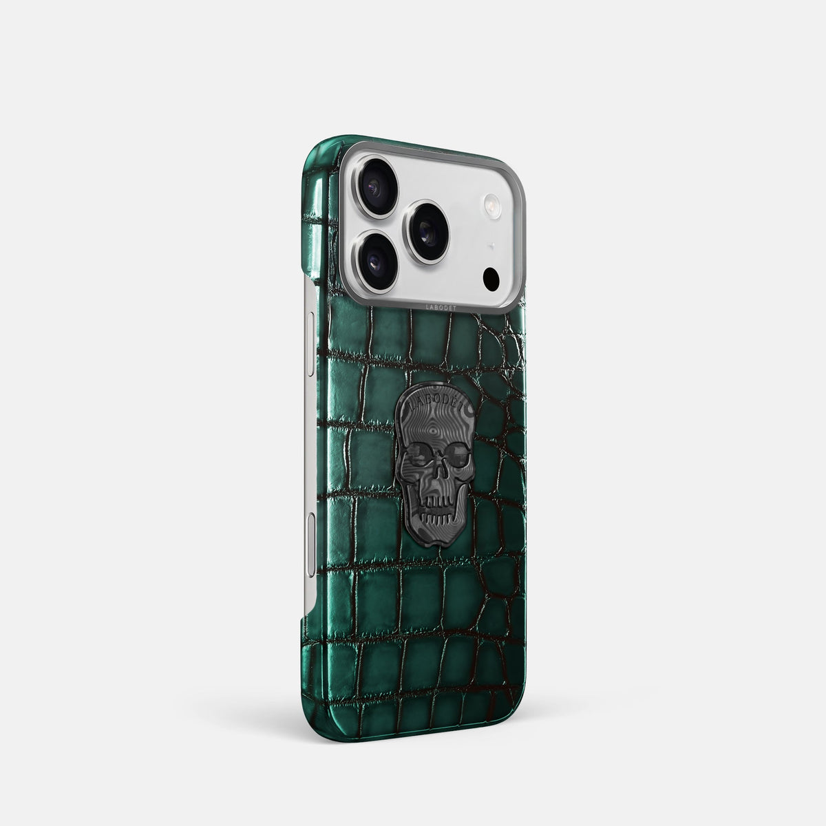 Classic Case With Carbon Skull For iPhone 18 Pro In Patina Alligator -2 | Green-Steel