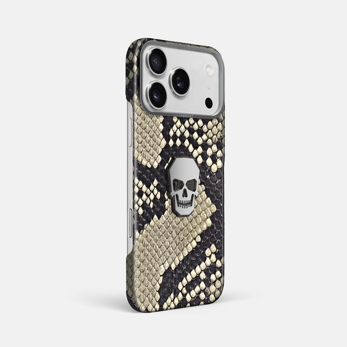 Classic Case With Titanium Skull For iPhone 18 Pro Max In Deluxe Python -2 | Savannah-Steel
