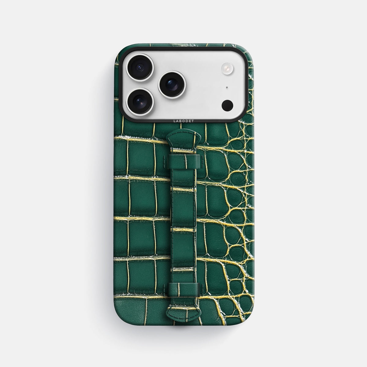 Center Handle For iPhone 18 Pro Max In Patina Alligator -1 | Cambridge-Black