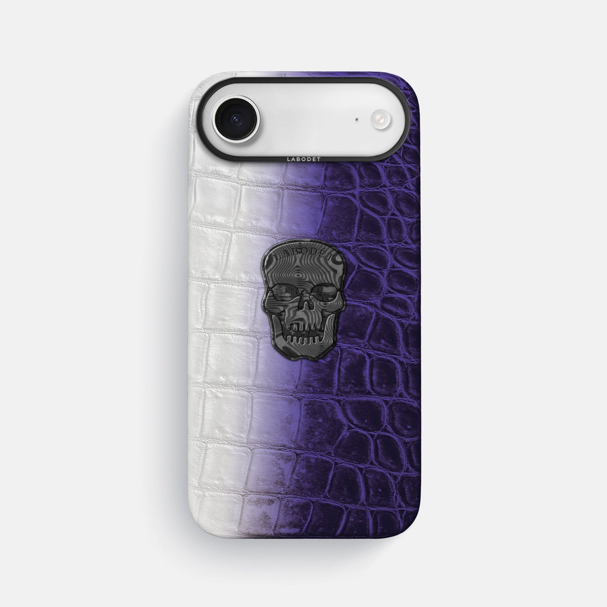 Classic Case With Carbon Skull For iPhone 17 Air In Himalayan Crocodile