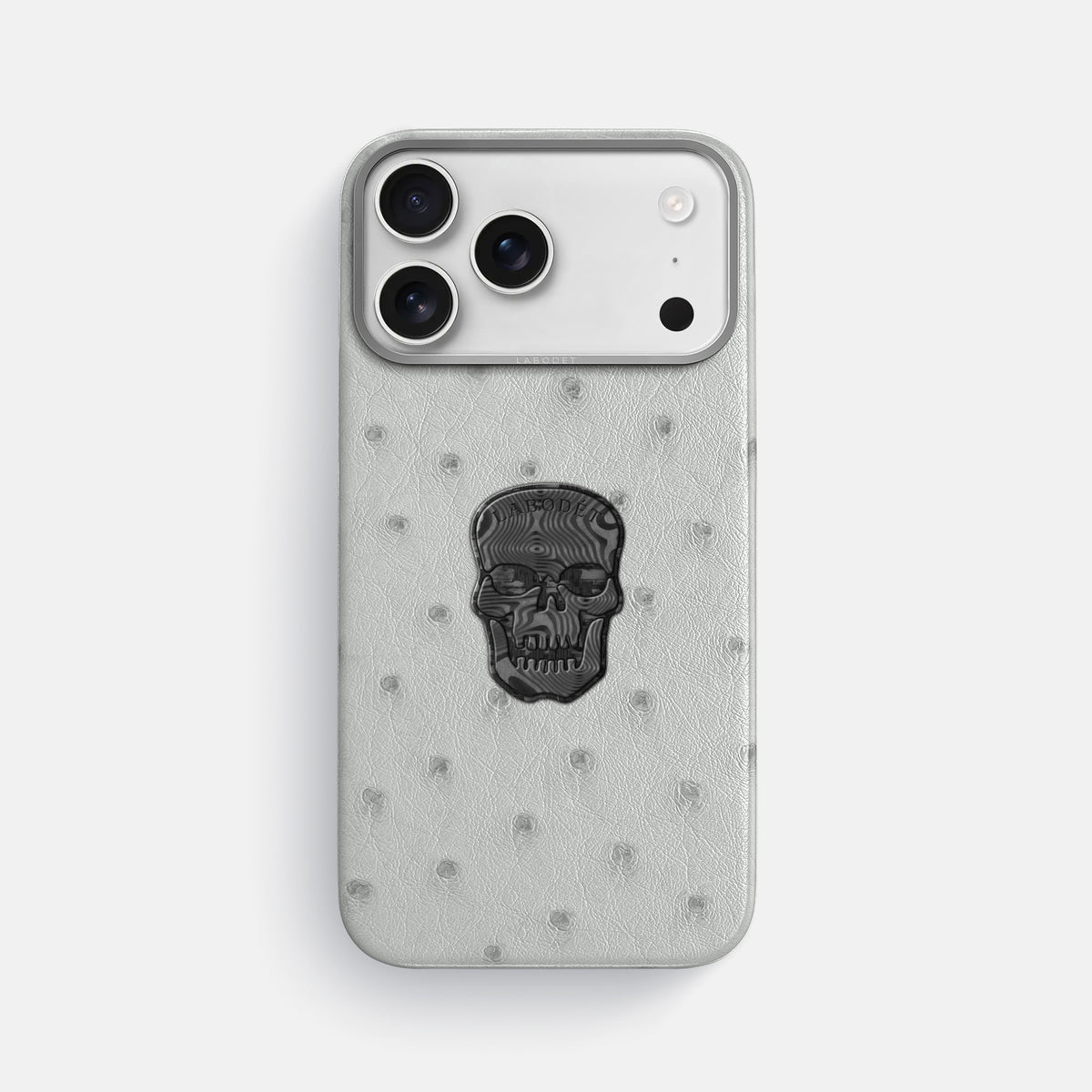 Classic Case With Carbon Skull For iPhone 17 Pro Max In Ostrich -1 | White-Steel