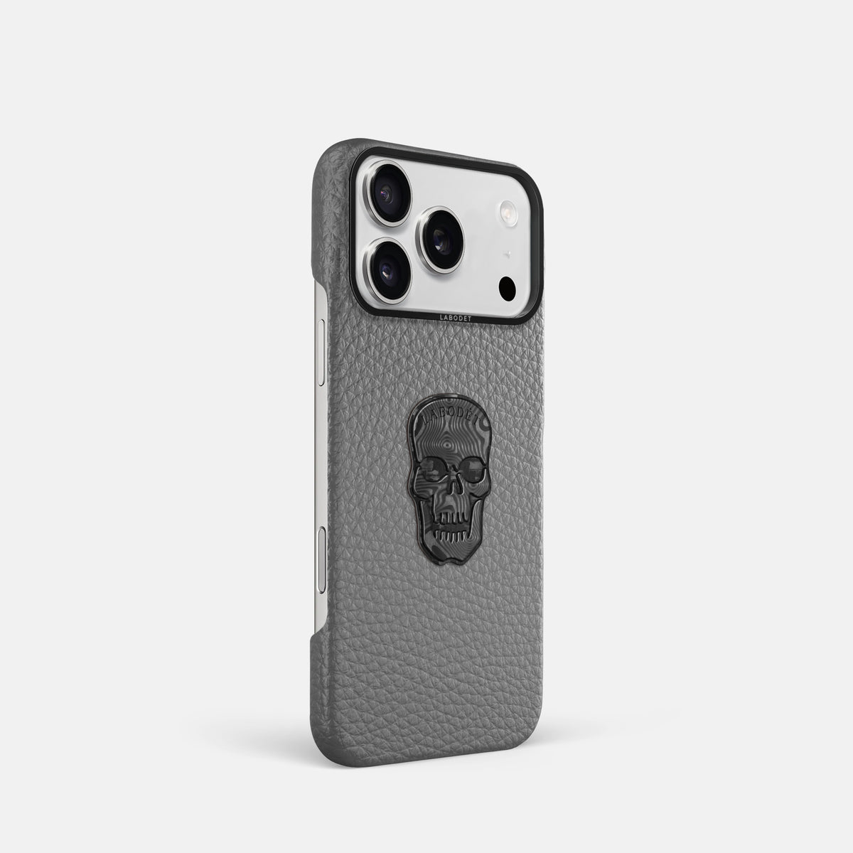 Classic Case With Carbon Skull For iPhone 17 Pro In Calf -2 | Souris-Black