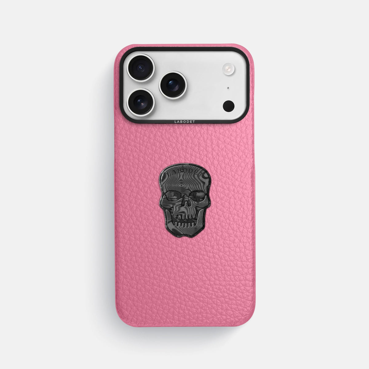 Classic Case With Carbon Skull For iPhone 18 Pro Max In Calf -1 | Pink-Black