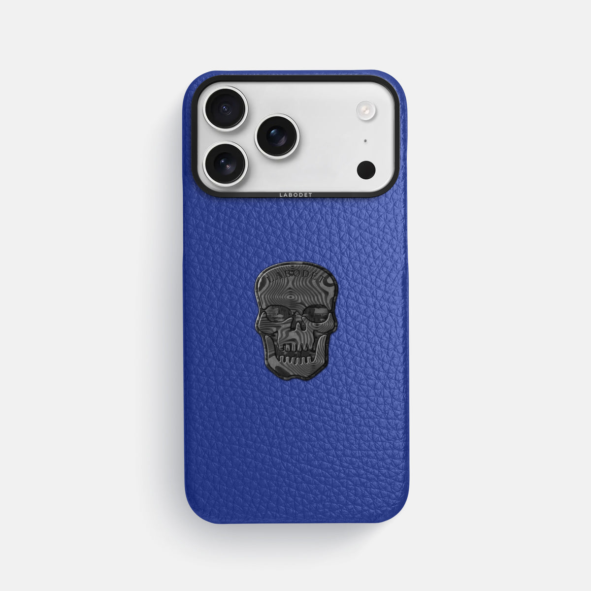 Classic Case With Carbon Skull For iPhone 17 Pro Max In Calf -1 | Royal-Blue-Black