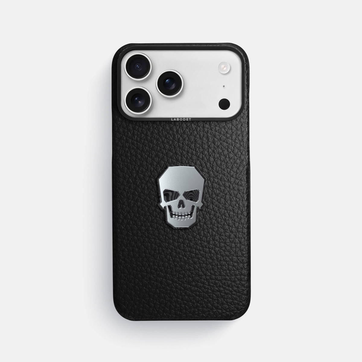 Classic Case With Titanium Skull For iPhone 18 Pro Max In Calf -1 | Black-Black