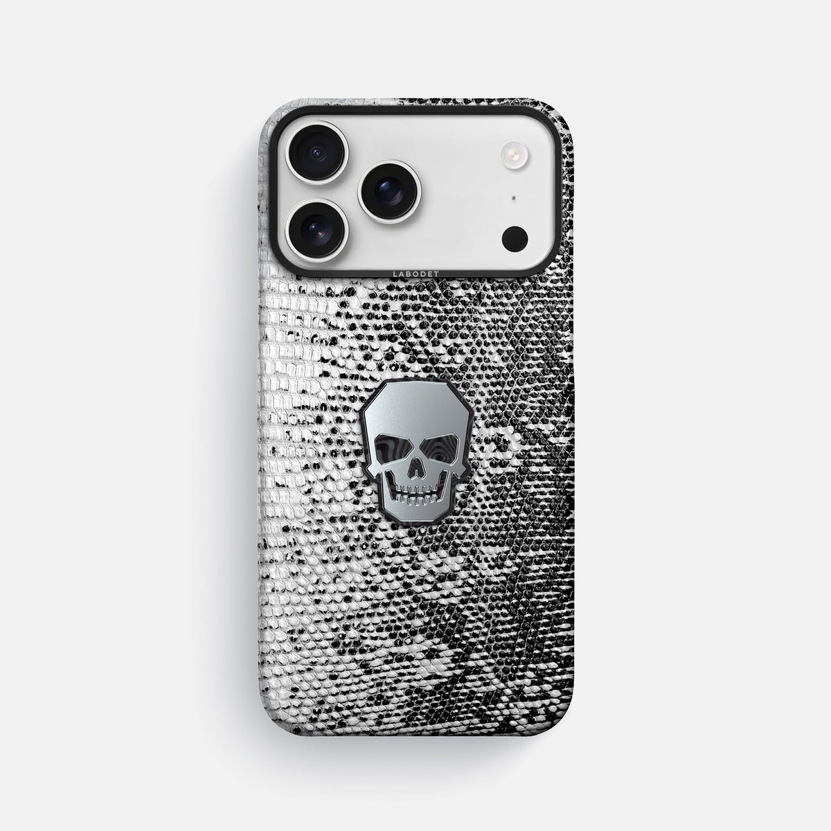 Classic Case With Titanium Skull For iPhone 18 Pro Max In Himalayan Lizard -1 | Dark-Black