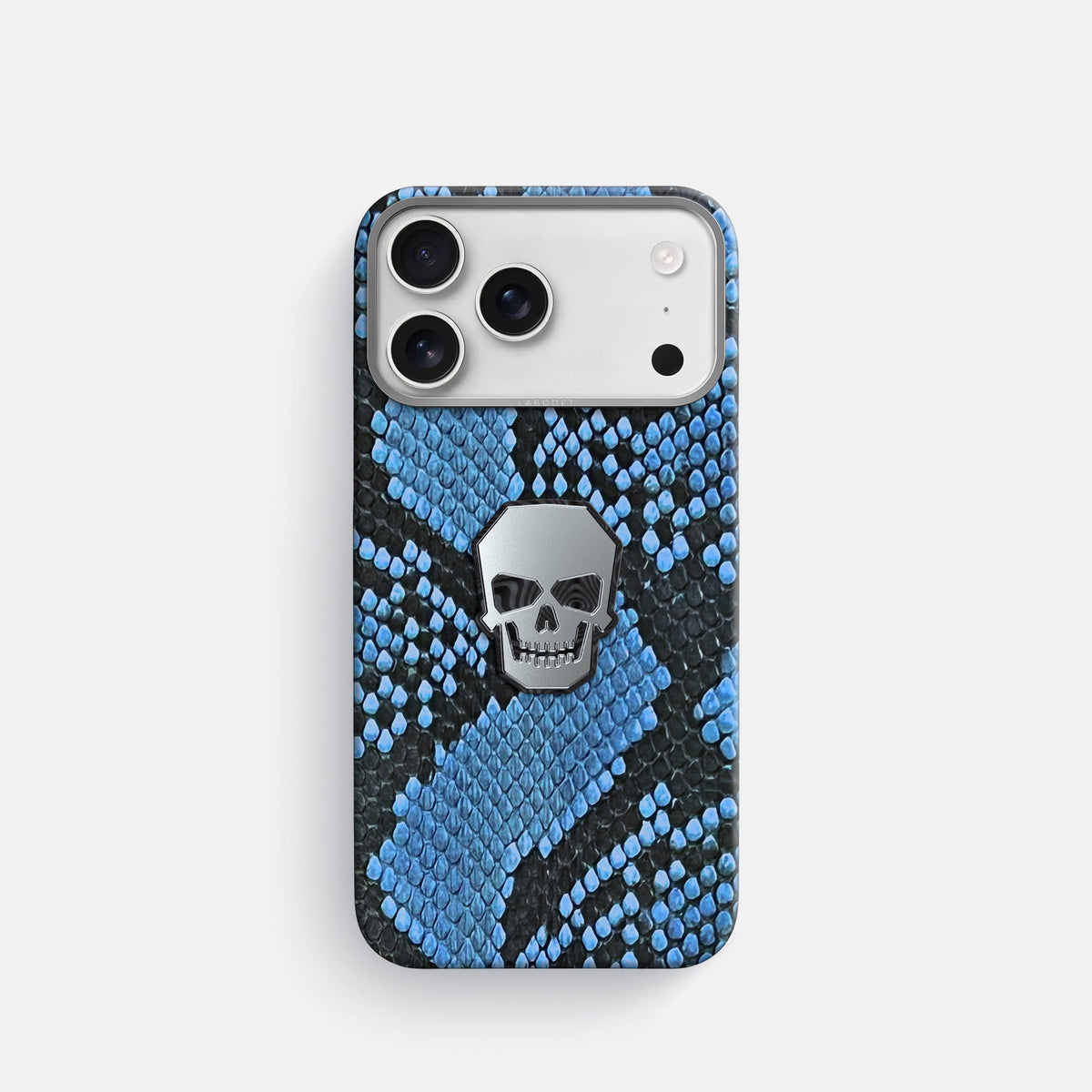 Classic Case With Titanium Skull For iPhone 18 Pro In Deluxe Python -1 | Blue-Jeans-Steel