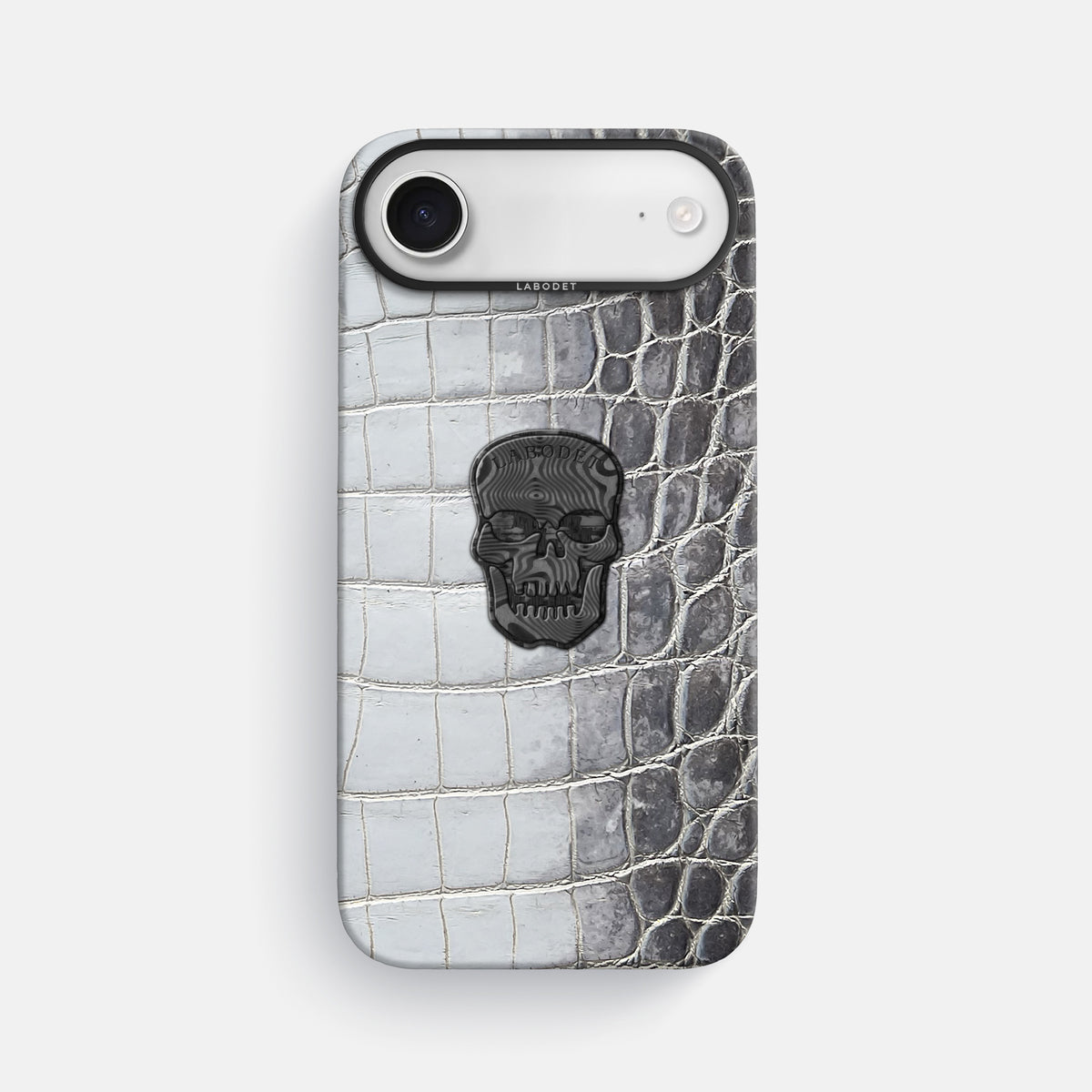 Classic Case With Carbon Skull For iPhone 17 Air In Himalayan Crocodile -1 | Silver-Black