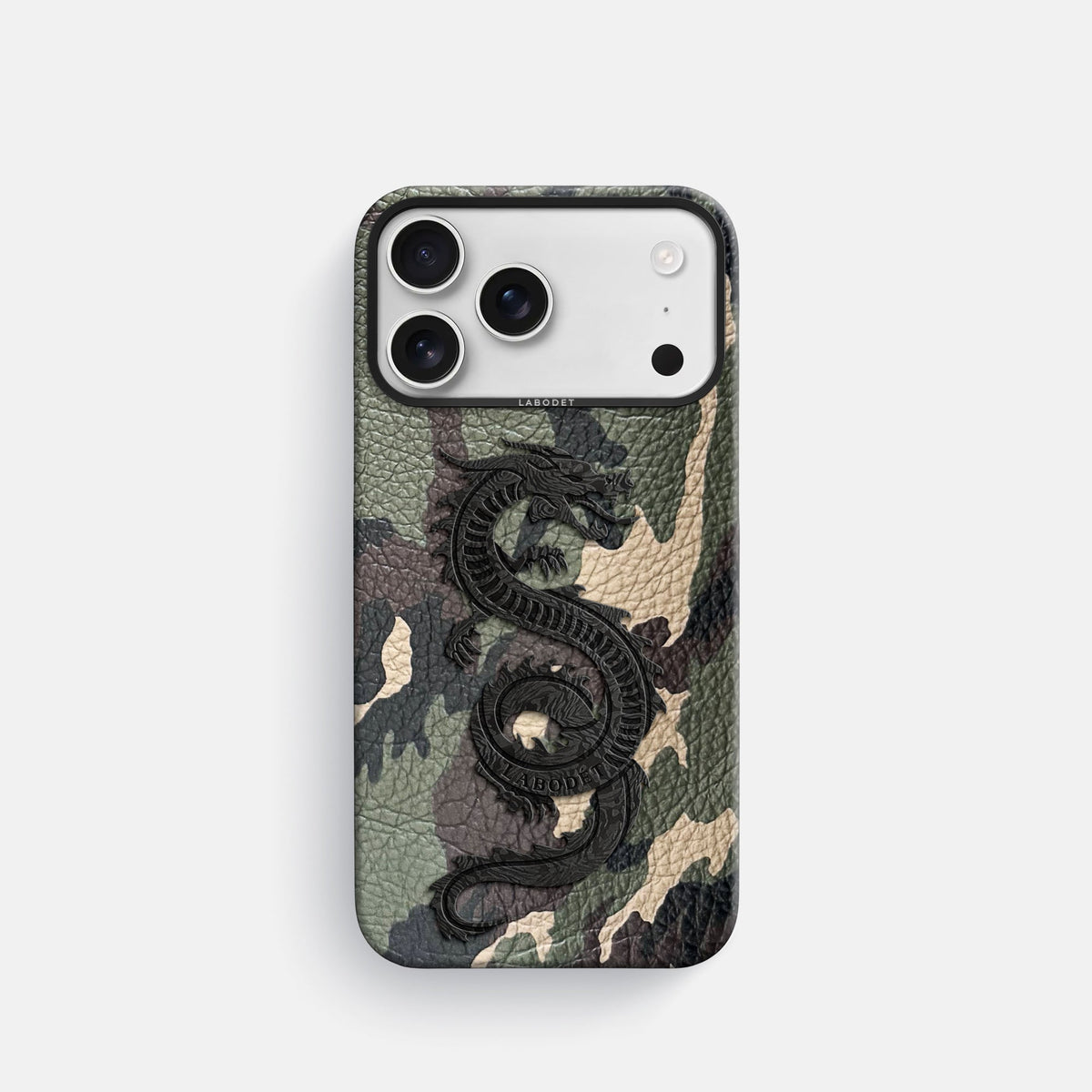 Classic Case With Carbon Dragon For iPhone 18 Pro In Calf -1 | Camouflage-Black