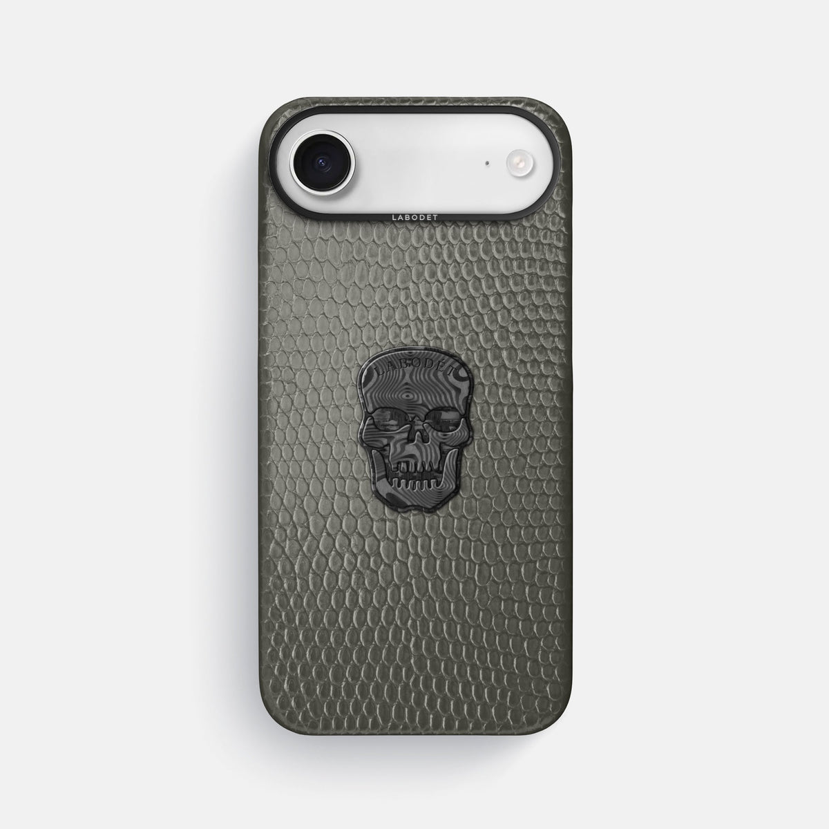 Classic Case With Carbon Skull For iPhone 17 Air In Lizard