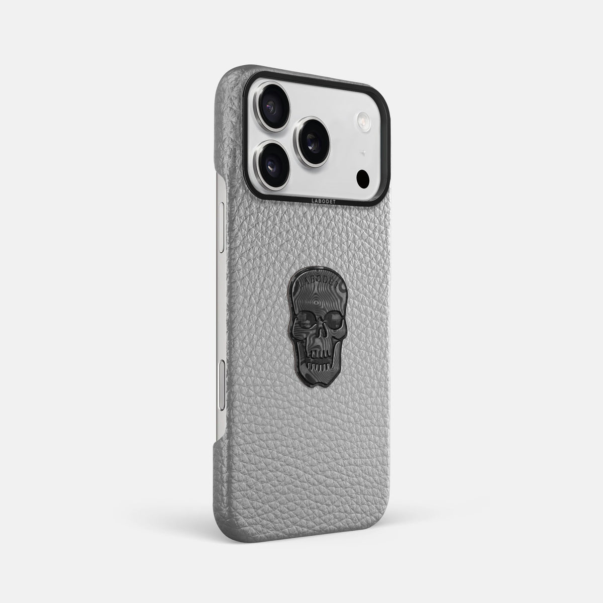 Classic Case With Carbon Skull For iPhone 18 Pro Max In Calf -2 | Nuage-Black
