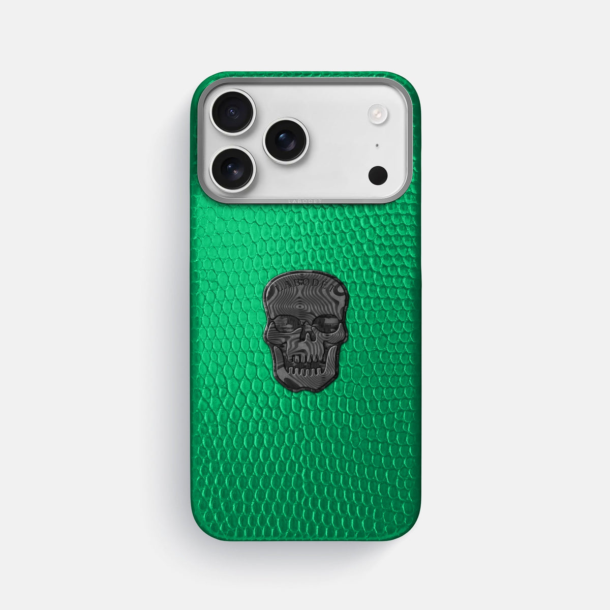 Classic Case With Carbon Skull For iPhone 18 Pro Max In Lizard -1 | Apple-Green-Steel