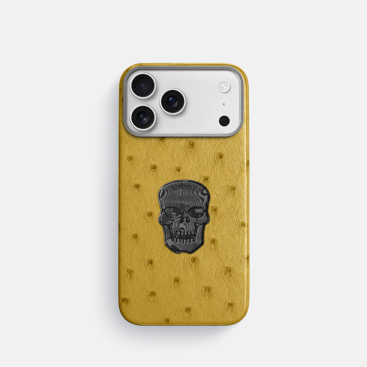 Classic Case With Carbon Skull For iPhone 17 Pro In Ostrich -1 | Gold-Steel