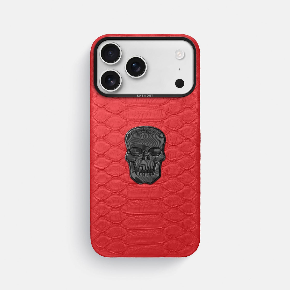 Classic Case With Carbon Skull For iPhone 18 Pro Max In Python -1 | Red-Black