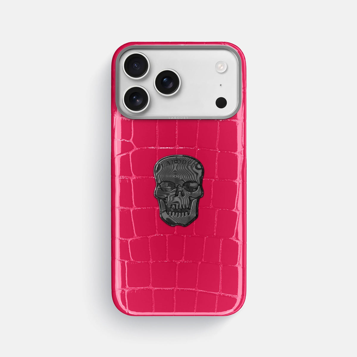 Classic Case With Carbon Skull For iPhone 18 Pro Max In Shiny Alligator -1 | Pink-Panther-Steel