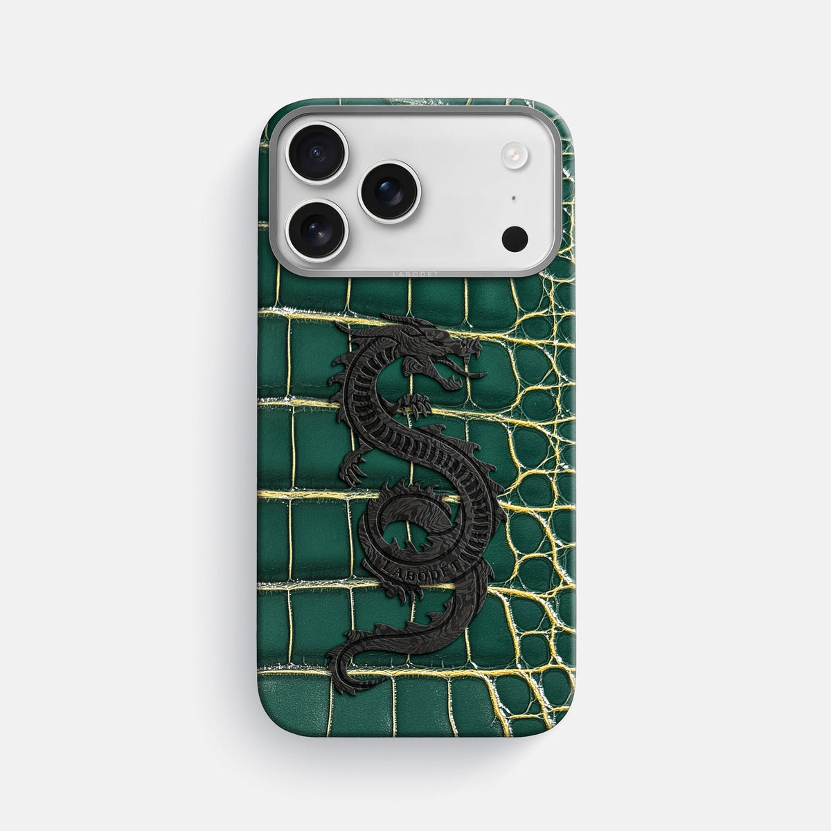 Classic Case With Carbon Dragon For iPhone 18 Pro Max In Patina Alligator -1 | Cambridge-Steel