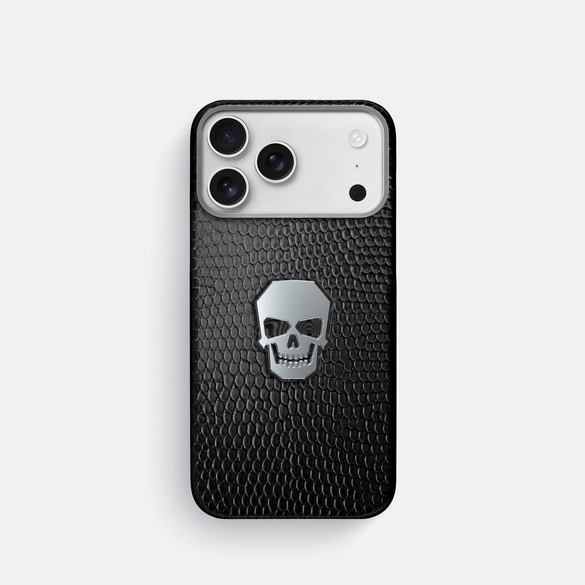 Classic Case With Titanium Skull For iPhone 18 Pro In Lizard -1 | Black-Steel