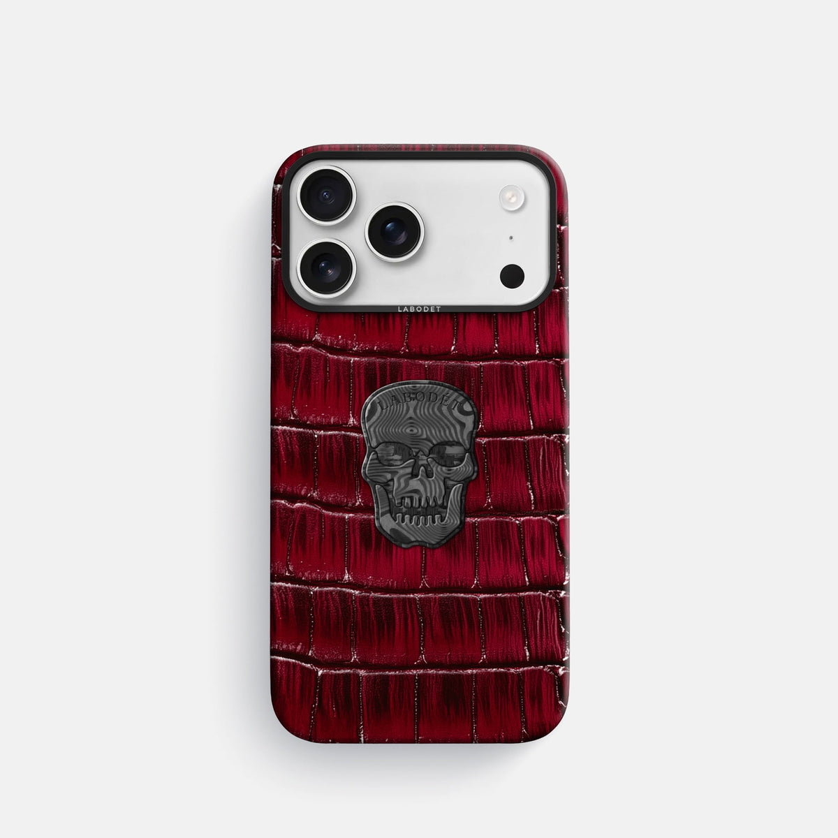 Classic Case With Carbon Skull For iPhone 18 Pro In Patina Alligator -1 | Havana-Burgundy-Black