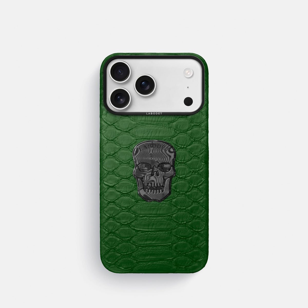 Classic Case With Carbon Skull For iPhone 18 Pro In Python -1 | Green-Black