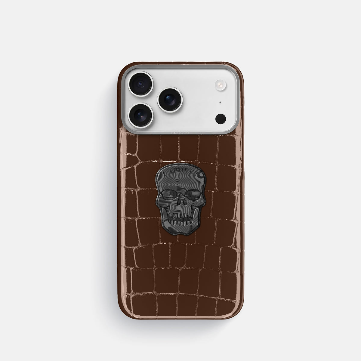 Classic Case With Carbon Skull For iPhone 17 Pro In Shiny Alligator -1 | Brown-Steel