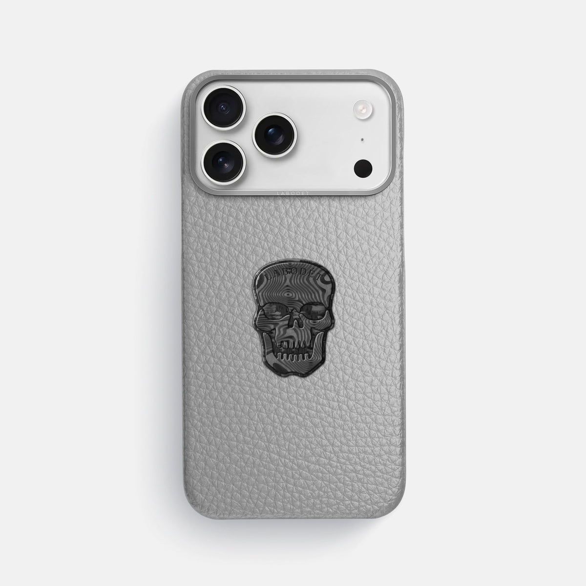 Classic Case With Carbon Skull For iPhone 18 Pro Max In Calf -1 | Nuage-Steel
