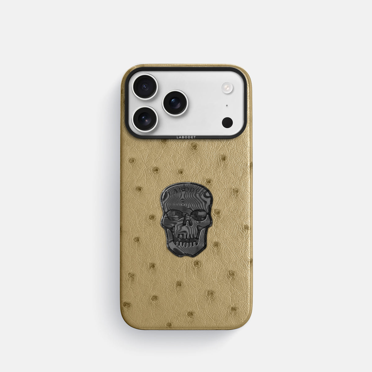Classic Case With Carbon Skull For iPhone 17 Pro In Ostrich -1 | Desert-Sand-Black