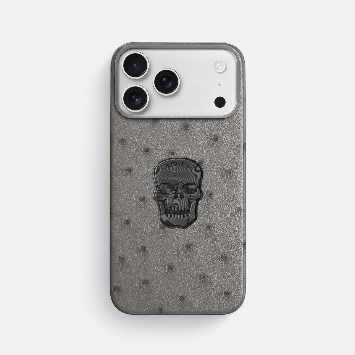 Classic Case With Carbon Skull For iPhone 17 Pro Max In Ostrich