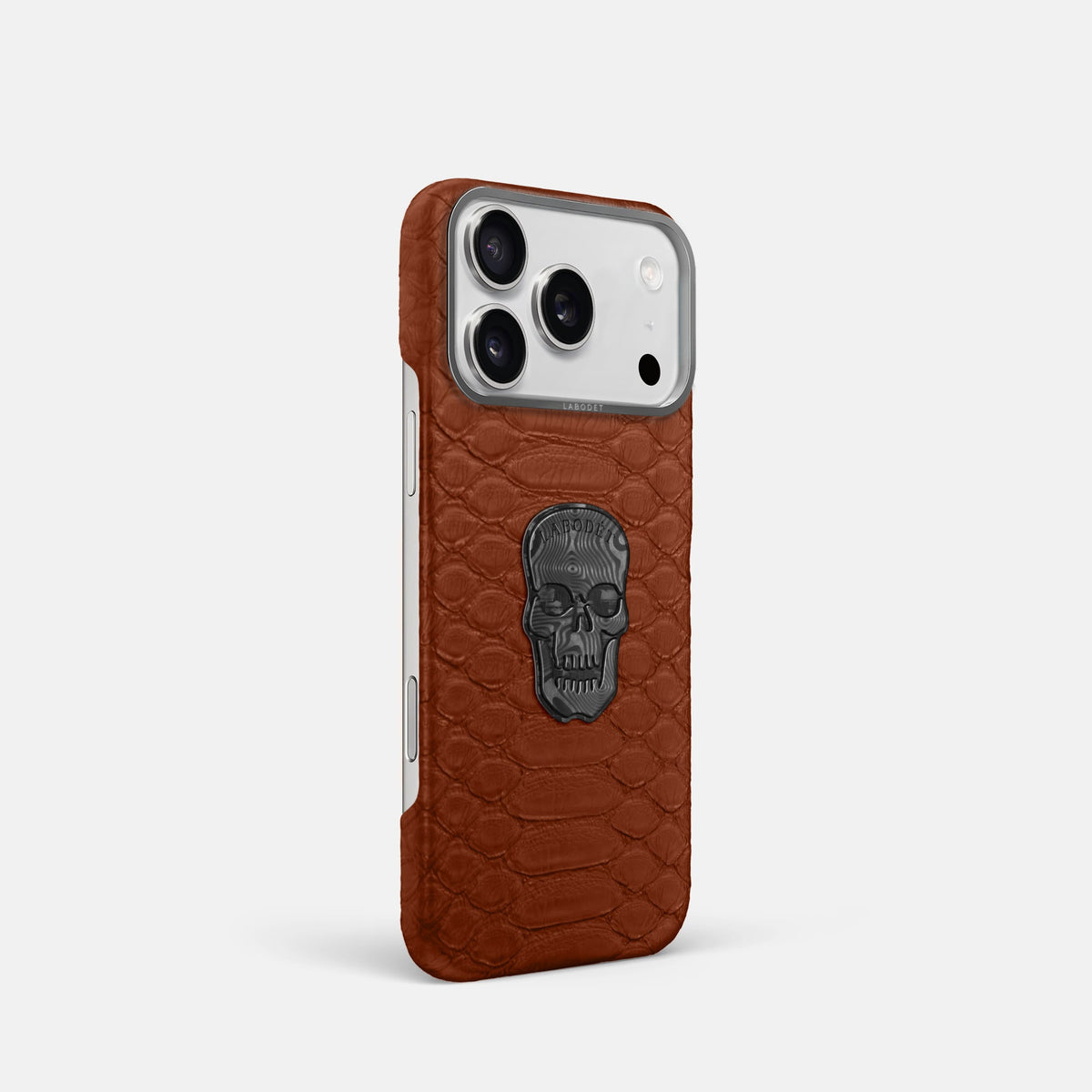 Classic Case With Carbon Skull For iPhone 18 Pro In Python -2 | Medium-Brown-Steel