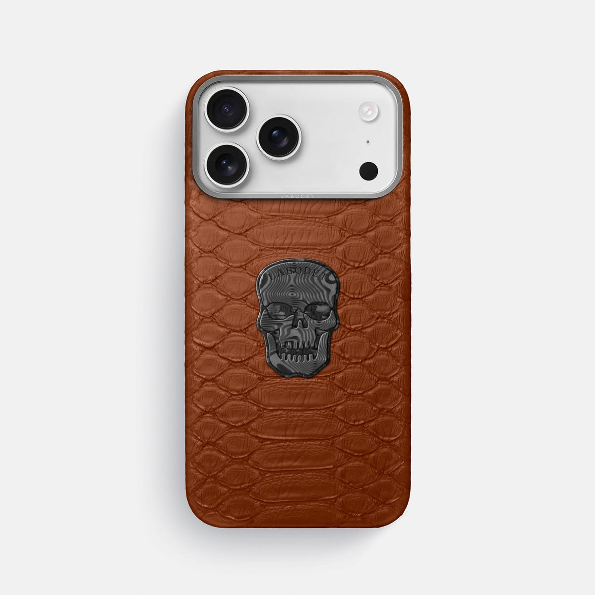 Classic Case With Carbon Skull For iPhone 18 Pro Max In Python -1 | Medium-Brown-Steel