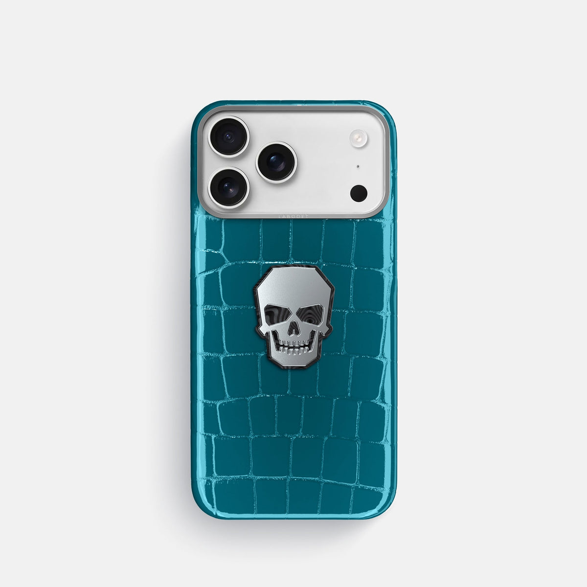 Classic Case With Titanium Skull For iPhone 18 Pro In Shiny Alligator -1 | Curacao-Steel