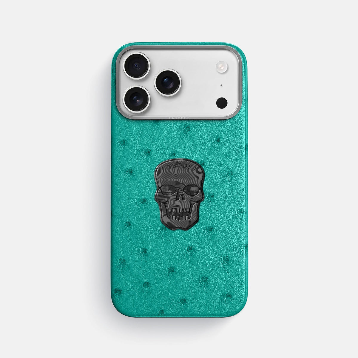 Classic Case With Carbon Skull For iPhone 17 Pro Max In Ostrich