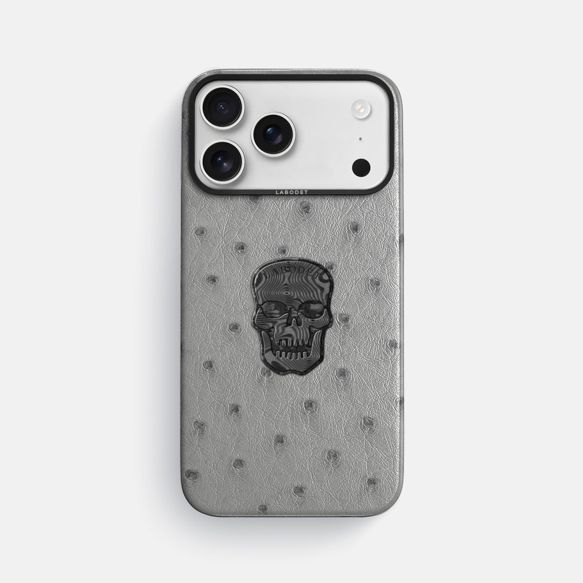 Classic Case With Carbon Skull For iPhone 17 Pro Max In Ostrich -1 | Silver-Black