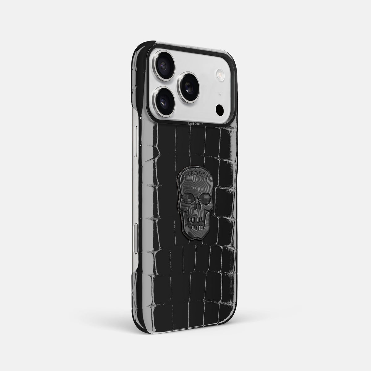 Classic Case With Carbon Skull For iPhone 18 Pro Max In Shiny Alligator -2 | Black-Black