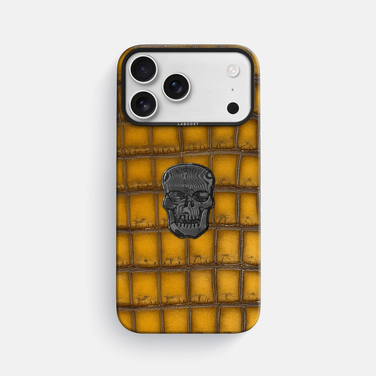 Classic Case With Carbon Skull For iPhone 18 Pro Max In Patina Alligator -1 | Sydney-Black