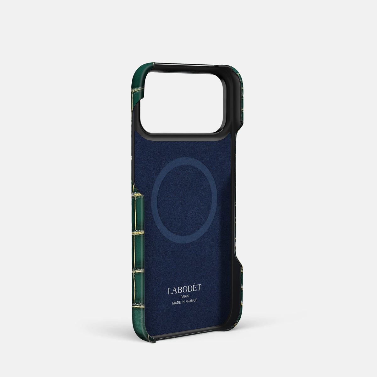 Center Handle For iPhone 17 Pro In Patina Alligator -3 | Cambridge-Black